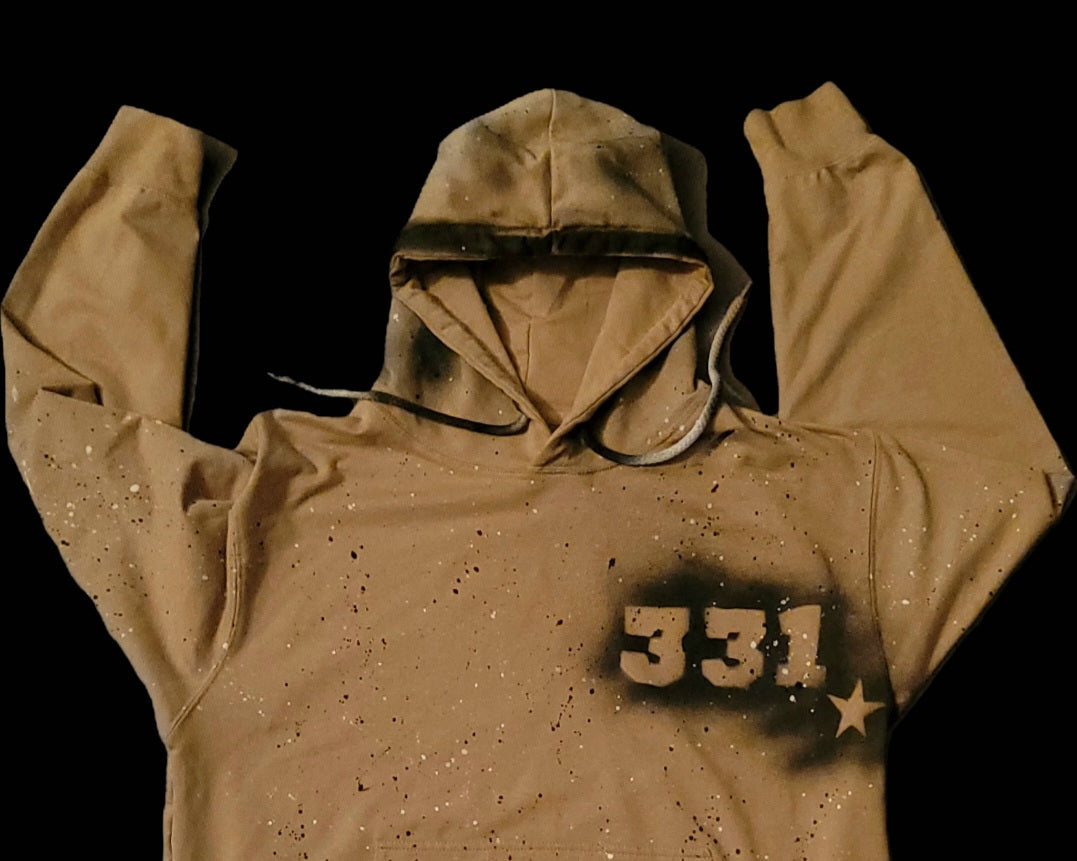 331 star spray hoodie